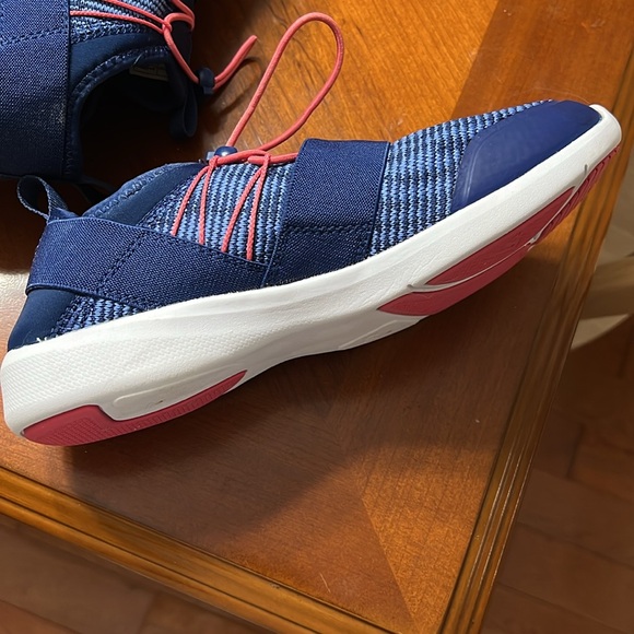 Vionic Berlin Slip On Sneakers Supportive Slip In Breathable Mesh Walking - Picture 3 of 6